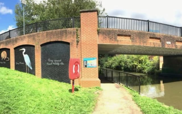 Nick and Peter's listing on misterb&b - Oxford Canal near house