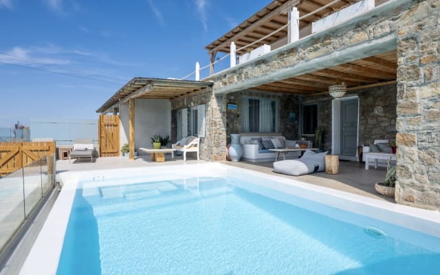 Casa de luxo com kitchenette e piscina exterior partilhada