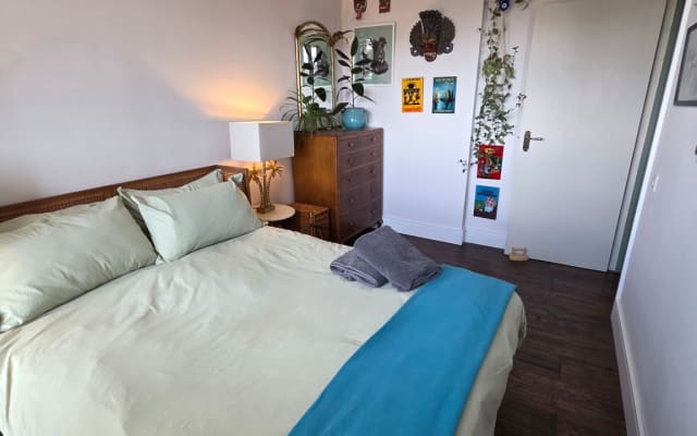 Bermondsey | Top floor Room | IR SAUNA | 2 bathrooms | 2 living rooms