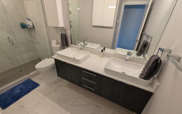 Capitol Hill Living w/ King Bed, Garage, Rooftop