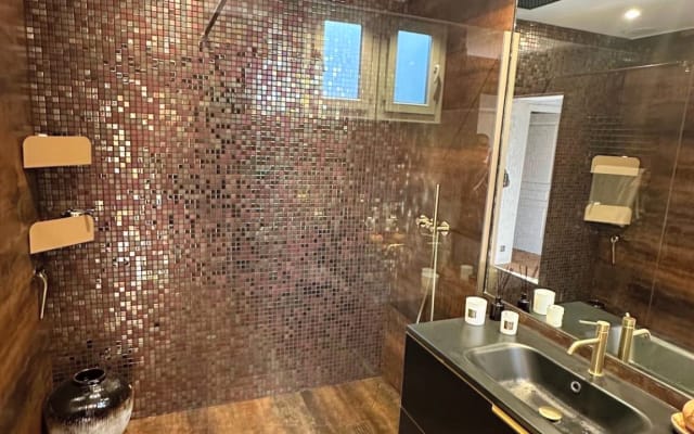 Magnifique appartement avec vue panoramique à Libération - Photo 9