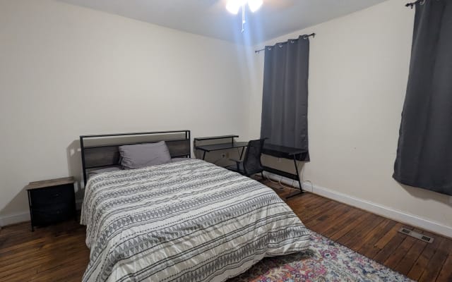 Michaels Inserat auf misterb&b - Schlafzimmer (im 3. Stock)