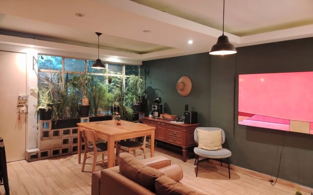 Habitación de Autor LGBT+ | Diseño y Arte en Balbuena