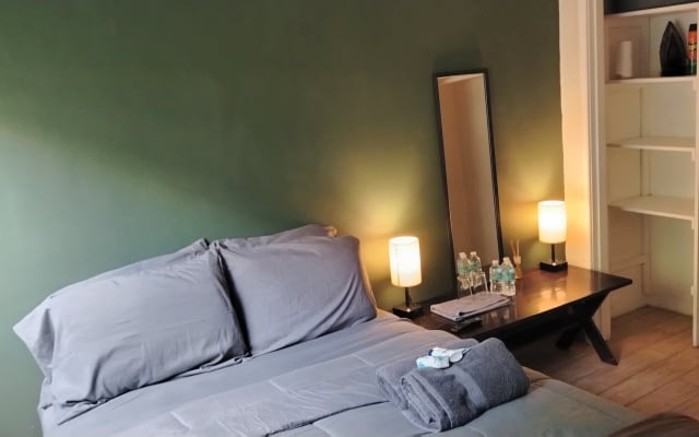 Habitación de Autor LGBT+ | Diseño y Arte en Balbuena