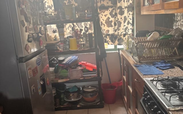 Privates Zimmer in Wohngemeinschaft mit Gastgeber.