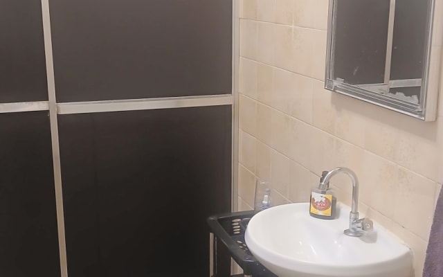 Paulo roberto's listing on misterb&b - bathroom