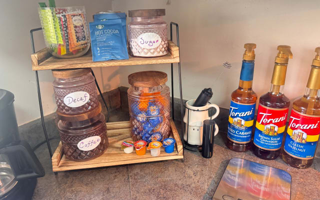 Sheldons Inserat auf misterb&b - Kaffeestation mit Aufschäumer für alle Bedürfnisse