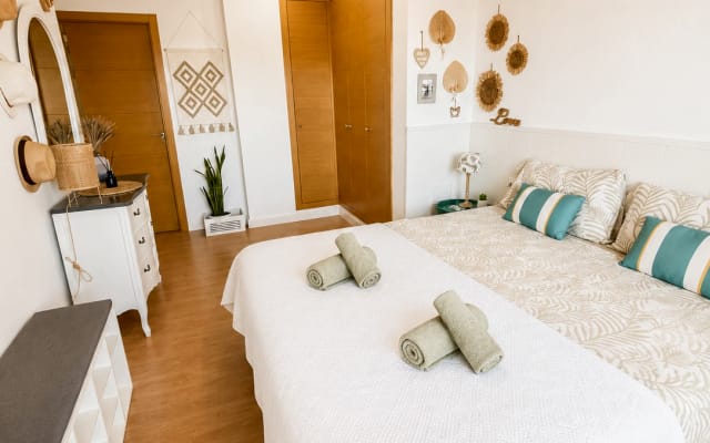BEACH a 2 minutos+ Pool + A/C + parking + terraza