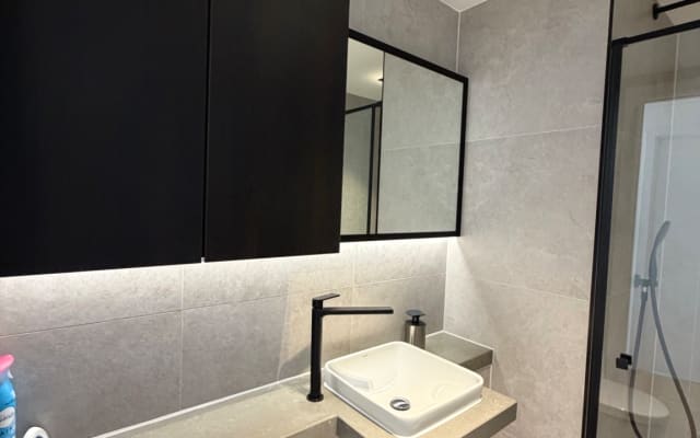 Apartamento no 15o andar com vista para Londres e casa de banho...