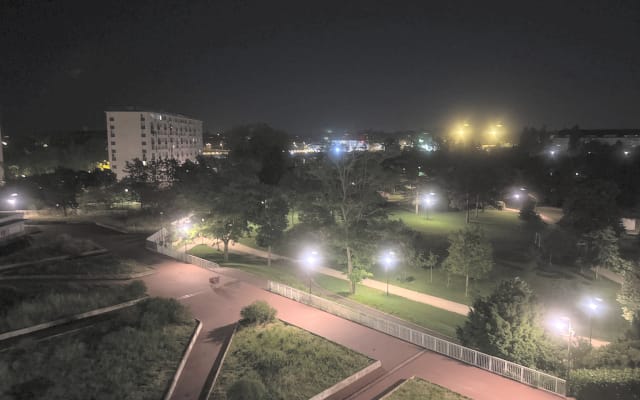 A large and beautiful apartment in the city center, garden next door