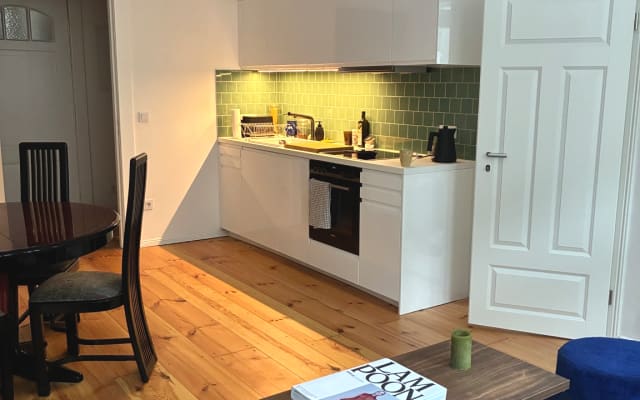 Apartamento luminoso e mobilado com 2 quartos em Neukölln