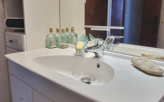 L'annuncio di Denis-Jo su misterb&b - Bagno in comune
