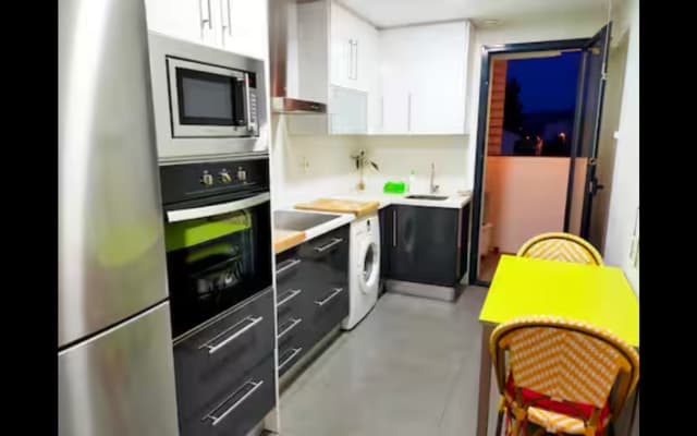 Habitaciones en urbanización con piscina - Foto 9