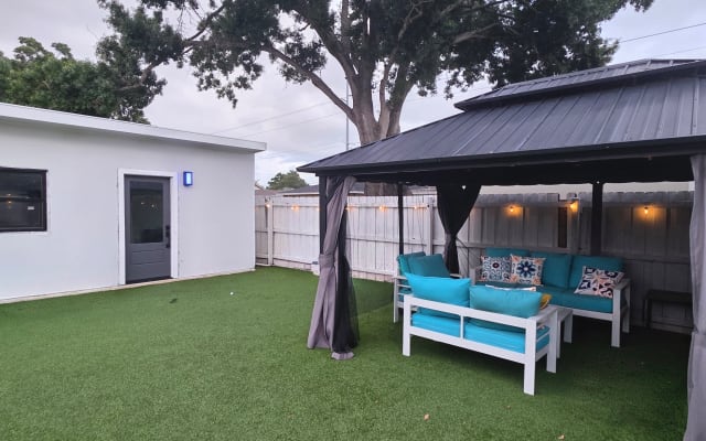 Brand new detached Casita in private, secluded yard