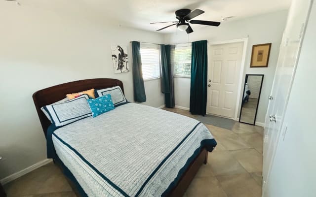 Private Spacious Apt Prime Spot in Wilton Manors close to beach