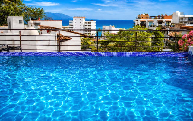 Dreamy Beach Retreat Studio Romantic Zone Pool Ocean View