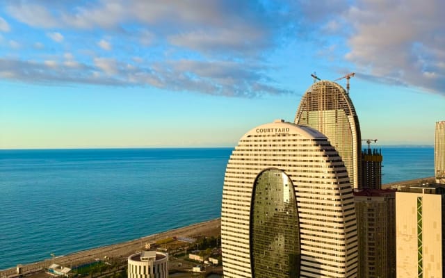 Emerald Sky Lux: 41° piano vista mare e design bohémien