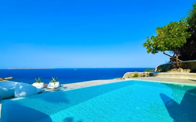 L'annuncio di Martin su misterb&b - Piscina a sfioro