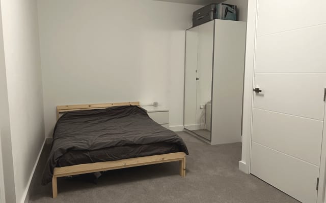 Cosy double room in West London