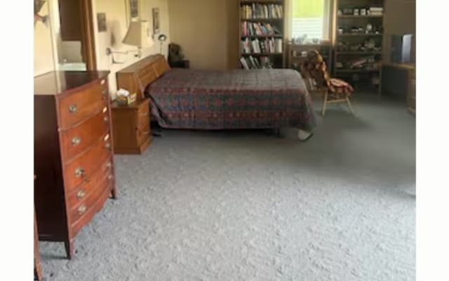 The Farmhouse. Spacious bedroom suite, ground floor.