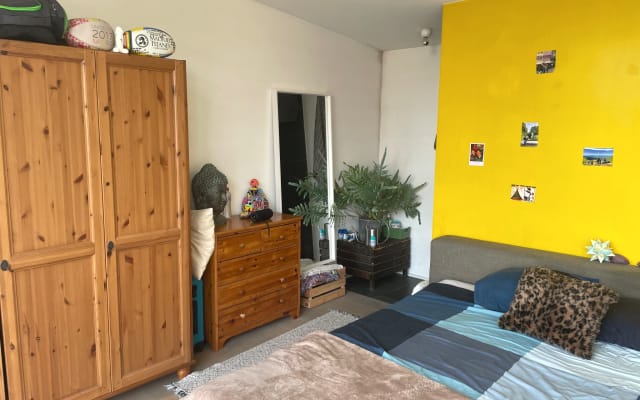 Chambre lumineuse dans un appartement spacieux près du canal de...