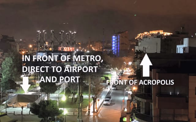 No coração gay de Atenas (exatamente em frente ao metro)