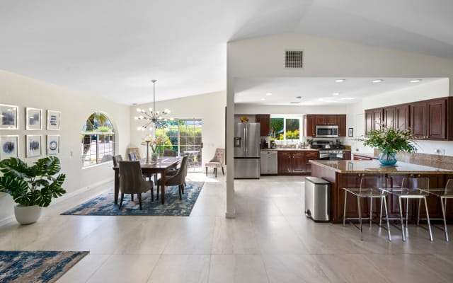 Retraite à Palm Springs avec un grand jardin privé et une vue...