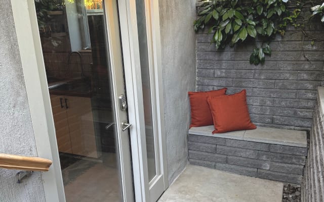 Hermoso y privado estudio en NE Portland.