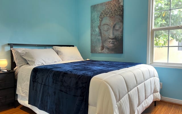 Cozy and clean room in West Long Beach