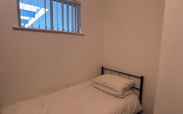 Stilvolle 2-Bett-Wohnung in der Nähe von Bolton Centre | Private Gated