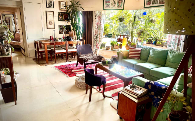 Privates Ensuite-Zimmer im Haus eines Queer-Künstlers in Pali Hill