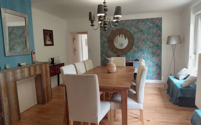 Grande chambre dans maison de ville a 15 mn a pied de la gare