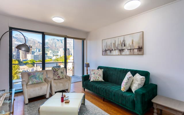 Mountain and City view 2 Bedroom appartment in Cape Town