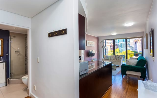 Mountain and City view 2 Bedroom appartment in Cape Town