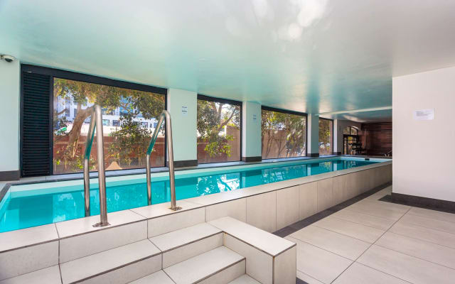 Mountain and City view 2 Bedroom appartment in Cape Town - Picture 16