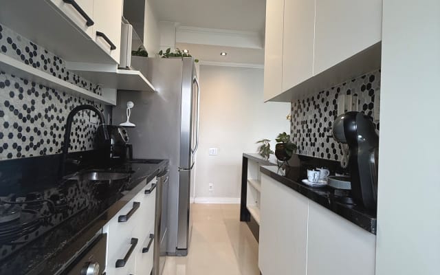     Moderno 2BR | Balcone, parcheggio, spazio di lavoro e pet friendly - Foto 8