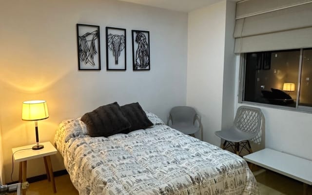Hermosa y cómoda habitación en apartamento luxury en el poblado.