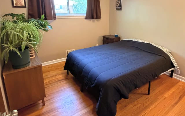 Habitación y baño privados, a pocos minutos de Denver