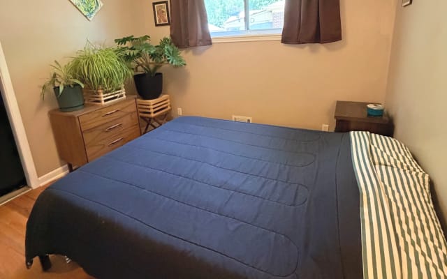 Habitación y baño privados, a pocos minutos de Denver