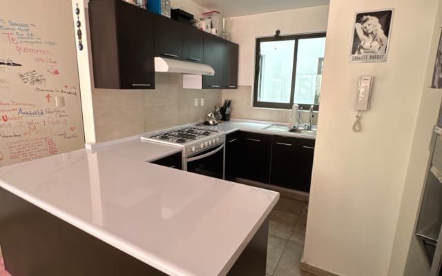 Genießen Sie ein Zimmer mit eigenem Bad in einer hervorragenden Lage. - Foto 7