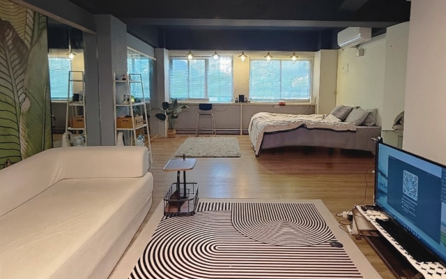 Spacious apartment studio on the most green lane of Ximen.