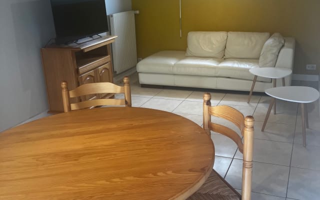 Pequeña casa en una urbanización cerrada cerca de la playa