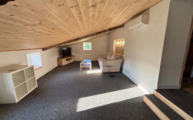 Enjoy an air-conditioned apartment in the countryside near Niort