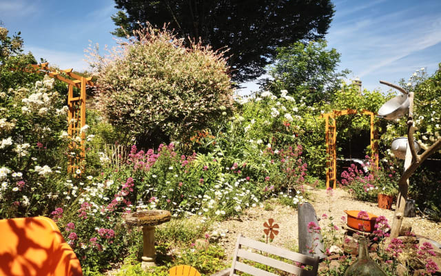 Beautiful artist's house with brocante spirit in a town full of...
