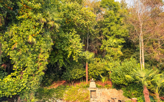 Valle Verzasca | Lakeview Retreat | Pool & Forest