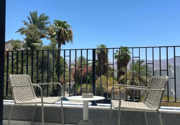 VILLA TZUKIM with Large Pool, Steps from the Beach & center