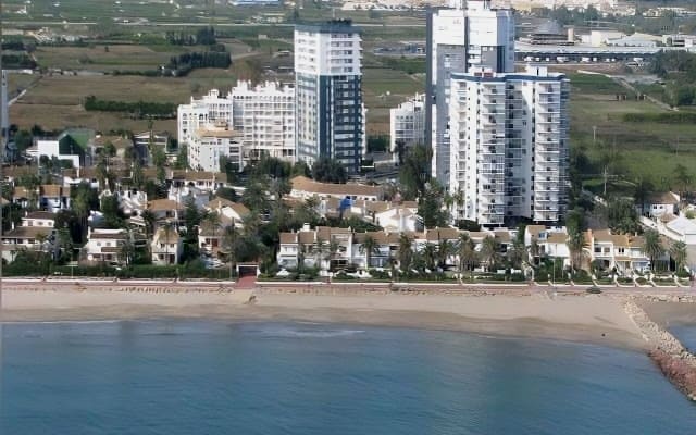 VACATION BY THE MEDITERRANEAN SEA