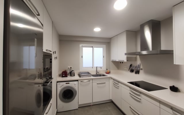 Bright & cosy 1 BD flat with office for 2 ppl close to the old town