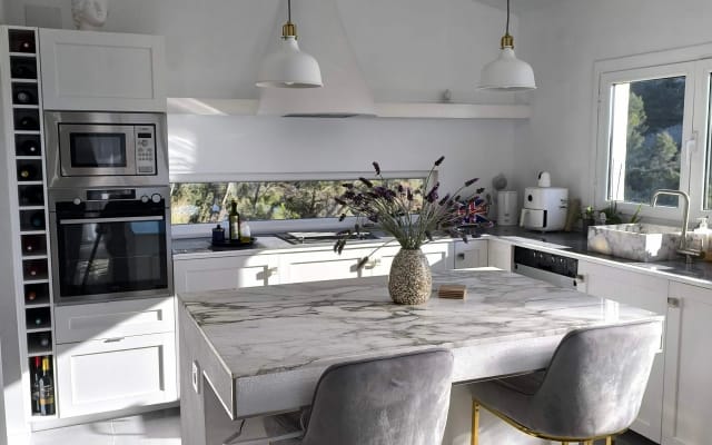 Vina del mar's listing on misterb&b - Kitchen