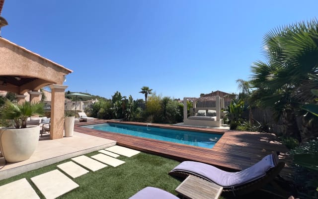 Quartos numa villa provençal com piscina privada
